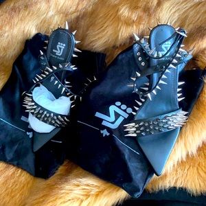 SOLD ⚠️❤️‍🔥❤️‍🔥Spiked Killer Heels. Shane Justin. Hit that ✅ out SIS